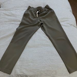 Lululemon 7/8 on the fly mid waist pants